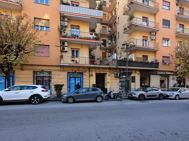 Locale in vendita di 50 m² in Via Settimio Mobilio