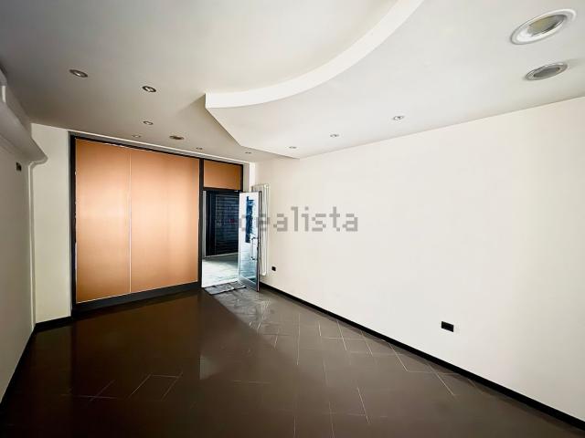 Locale in vendita di 50 m² in Viale Alessandro Manzoni, 9