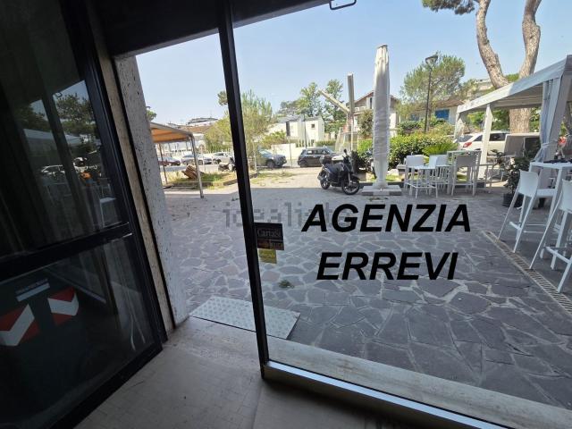 Locale in vendita di 50 m² in Viale Due Giugno