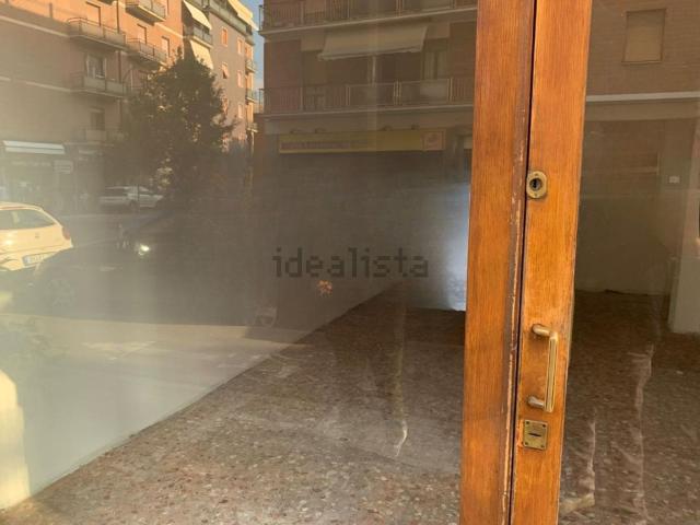 Locale in vendita di 50 m² in Viale Dante Alighieri, 71