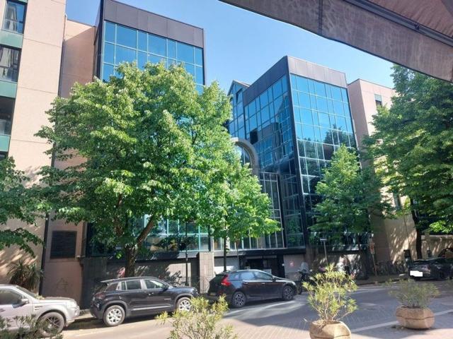 Locale in vendita di 50 m² in Viale Luigi Chiavellati, 4