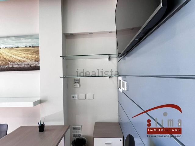 Locale in vendita di 50 m² in Viale Tunisi