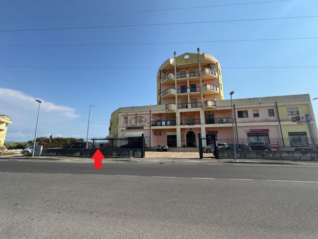 Locale in vendita di 510 m² in Via Sant&apos Umile da Bisignano, 15