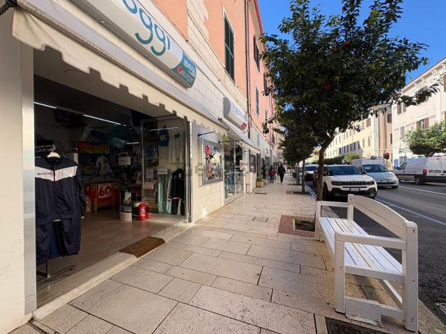 Locale in vendita di 510 m² in Via Roma, 54