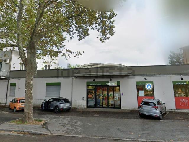 Locale in vendita di 510 m² in Viale Italia