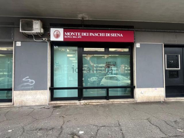 Locale in vendita di 512 m² in Viale Antonio Ciamarra, 72