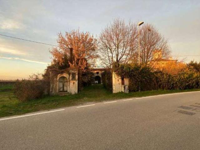 Locale in vendita di 516 m² in Via da Rio