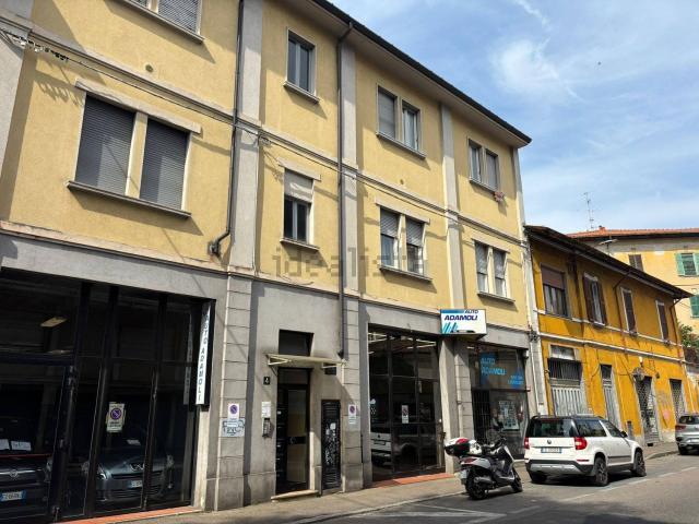 Locale in vendita di 517 m² in Via Domenico Adamoli