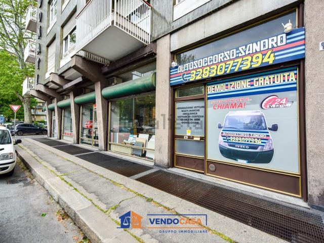 Locale in vendita di 51 m² in Corso Alessandro Tassoni, 62