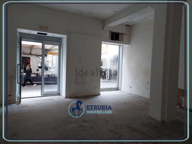 Locale in vendita di 51 m² in Via Curtatone e Montanara
