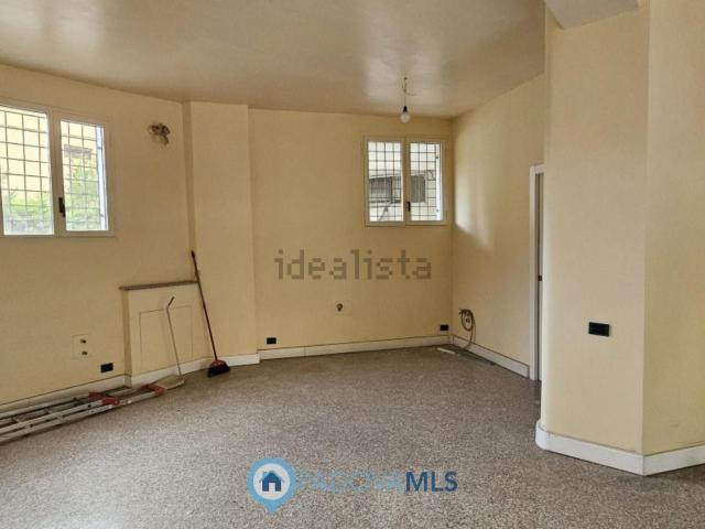 Locale in vendita di 51 m² in Via Jacopo Facciolati