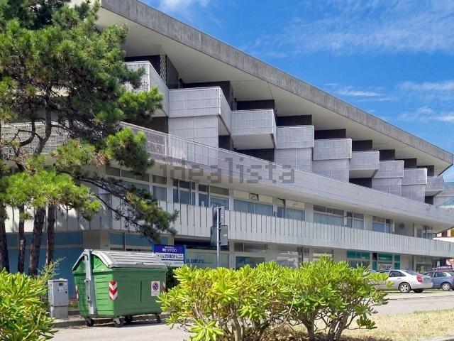 Locale in vendita di 51 m² in Via Lattea, 2