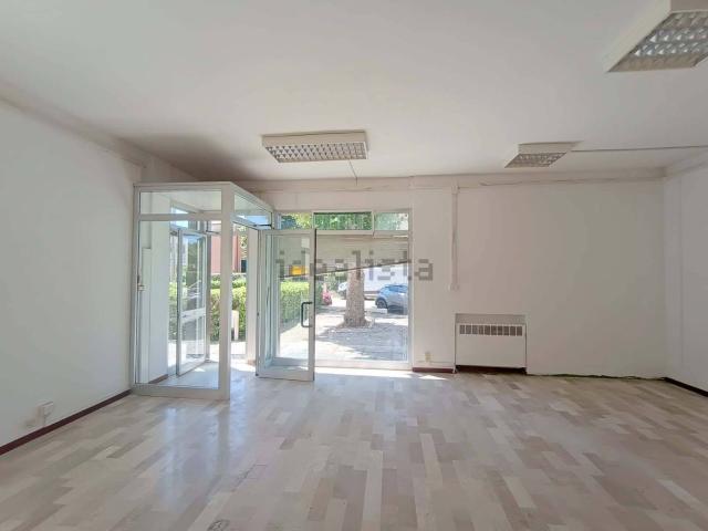 Locale in vendita di 51 m² in Via Stefano Tomani Amiani, 33