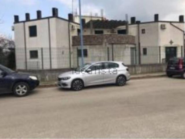 Locale in vendita di 521 m² in Via Galileo Ferraris