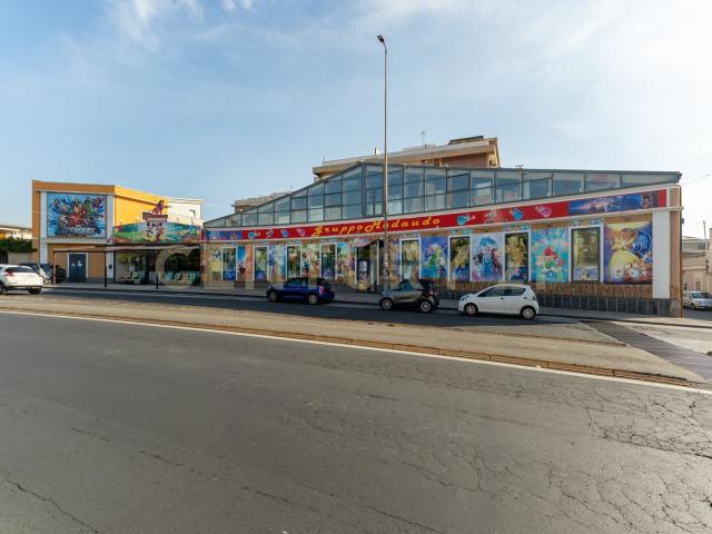 Locale in vendita di 525 m² in Via Passo Gravina, 150