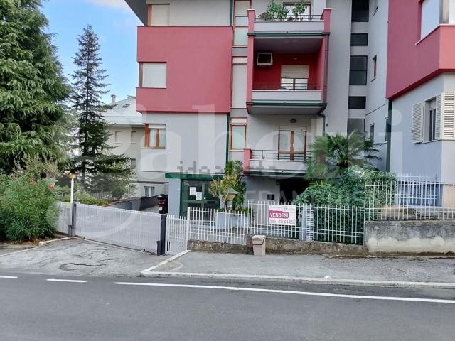 Locale in vendita di 529 m² in Viale della Resistenza, 19