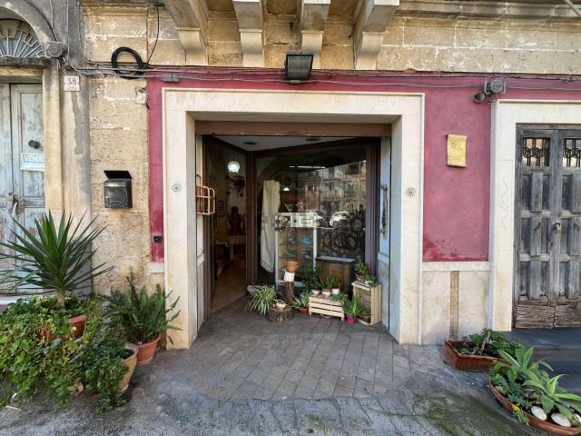 Locale in vendita di 52 m² in Piazza Nazionale, 21