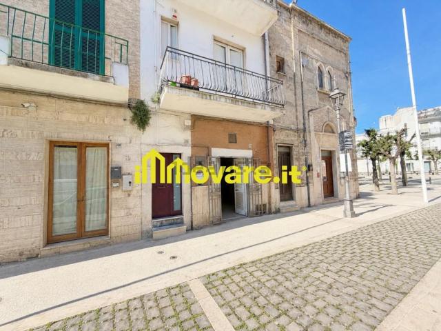 Locale in vendita di 52 m² in Via Vittorio Veneto, 212