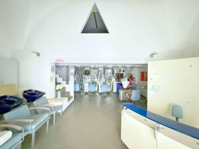 Locale in vendita di 52 m² in Via Amicangelo Ricci, 26