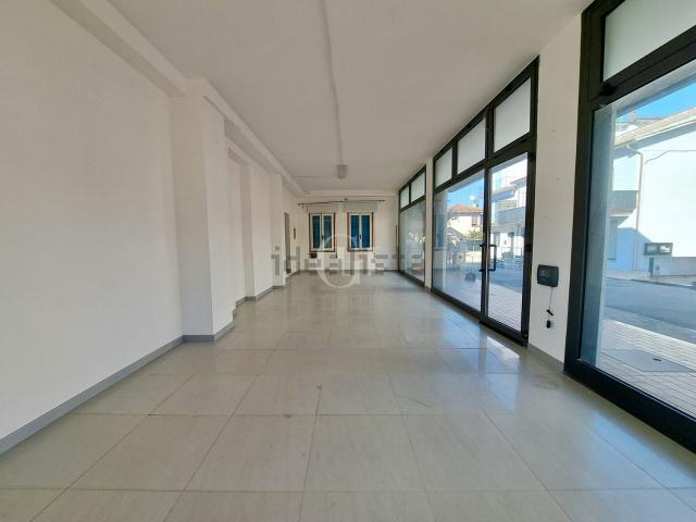 Locale in vendita di 52 m² in Via C.Colombo, 7