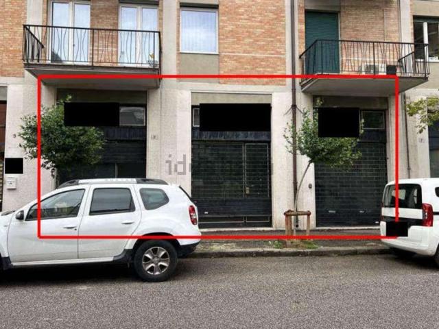 Locale in vendita di 52 m² in Via Cefalonia