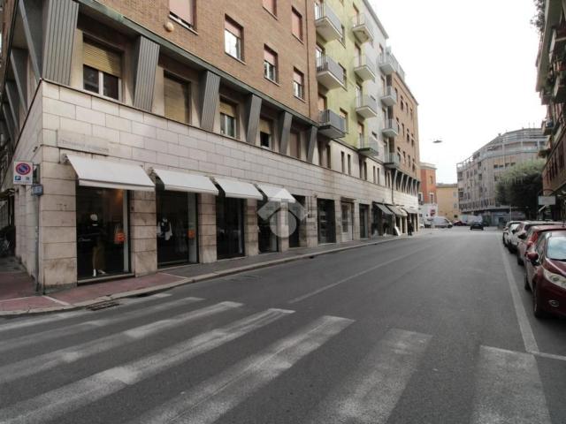 Locale in vendita di 52 m² in Via Edoardo Barberini, 11