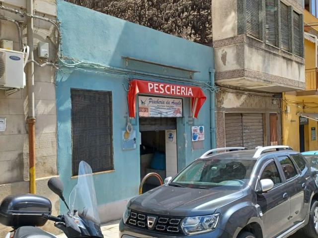 Locale in vendita di 52 m² in Via Palermo, 612