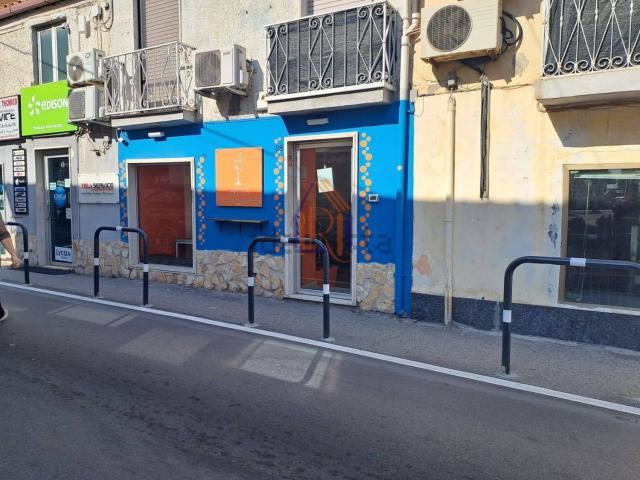 Locale in vendita di 52 m² in Via Progresso, 28