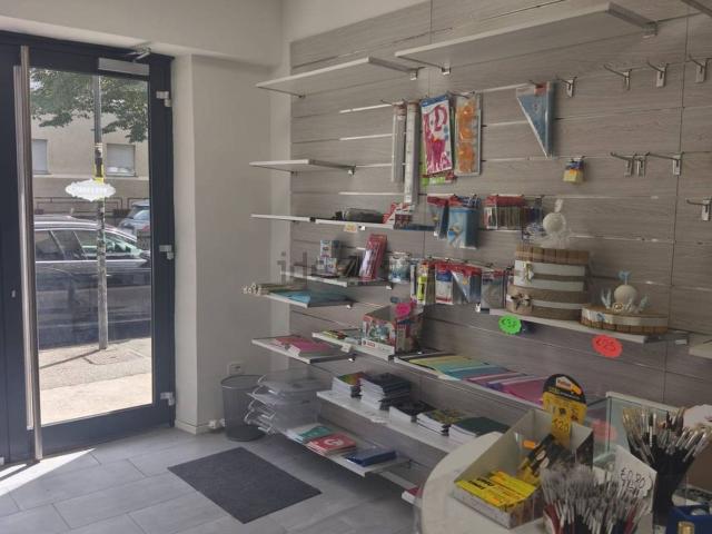Locale in vendita di 52 m² in Via Resia, 112