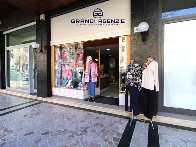 Locale in vendita di 52 m² in Viale Giacomo Matteotti