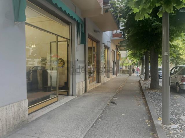 Locale in vendita di 52 m²