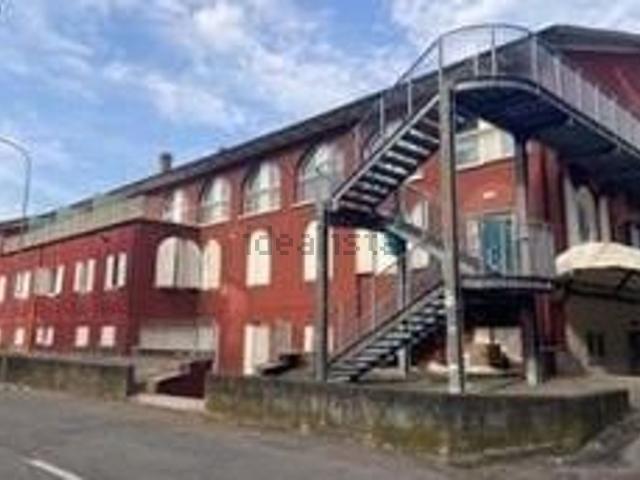 Locale in vendita di 5300 m² in Via Canaletto, 23