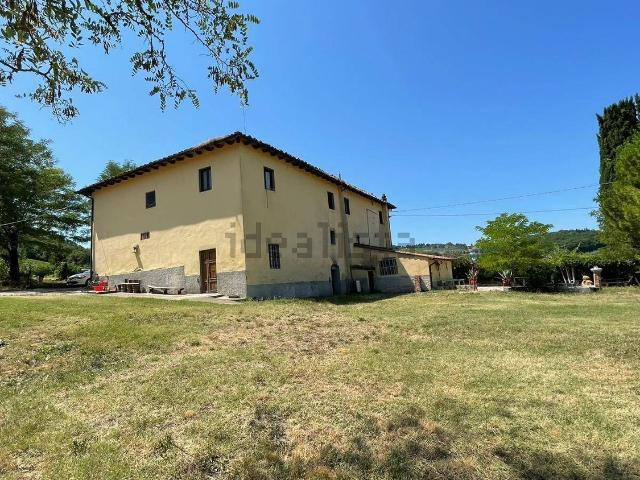 Locale in vendita di 530 m² in Via Cellole
