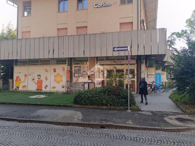 Locale in vendita di 530 m² in Via Giorgio Regnoli, 86