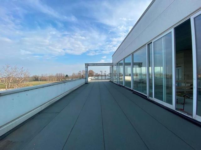 Locale in vendita di 531 m² in Via Enrico Fermi