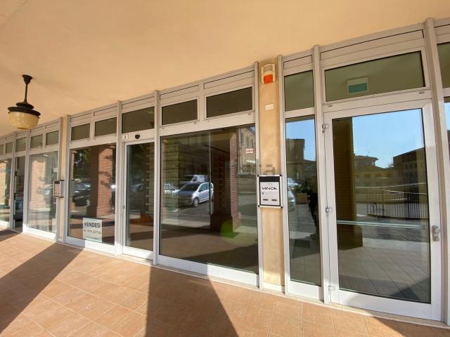 Locale in vendita di 57 m² in Piazza Don Giovanni Minzoni, 3