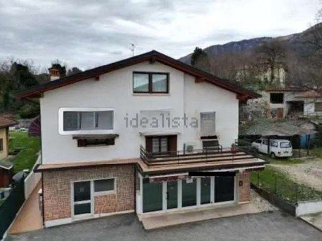 Locale in vendita di 57 m² in Via Trieste, 55