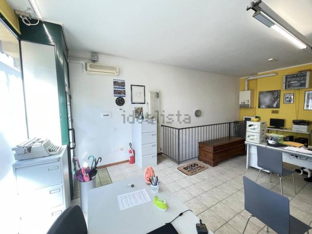 Locale in vendita di 57 m² in Via Augusta Rasponi, 8