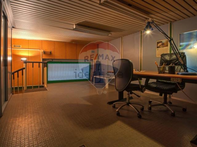Locale in vendita di 57 m² in Via Buccari, 111