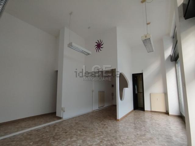 Locale in vendita di 57 m² in Via Molinari