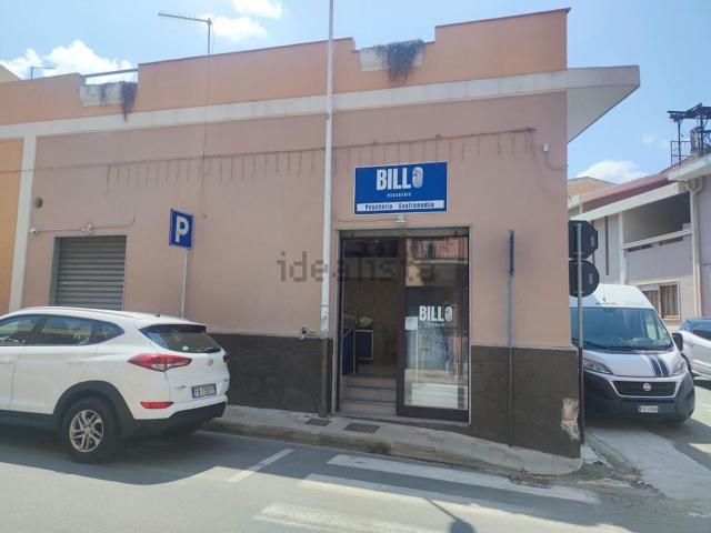 Locale in vendita di 57 m² in Via Roccheddas, 73