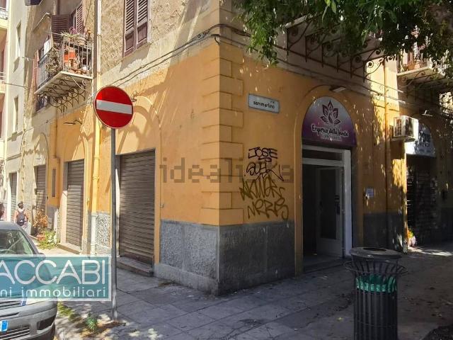 Locale in vendita di 57 m² in Via Sammartino