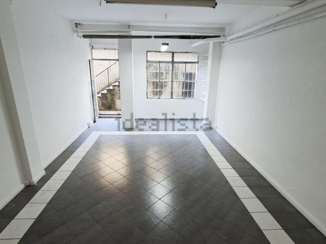 Locale in vendita di 57 m² in Viale Gorizia, 12