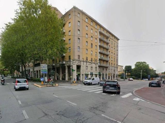 Locale in vendita di 57 m² in Viale Vittorio Bottego, 1