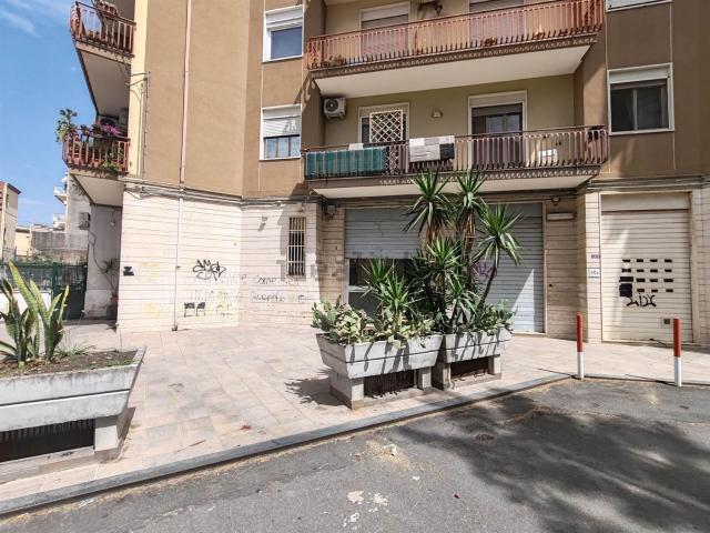 Locale in vendita di 57 m²