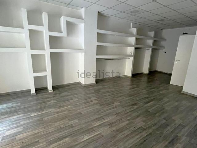 Locale in vendita di 57 m²