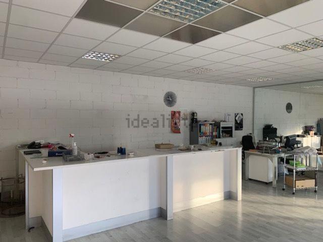 Locale in vendita di 540 m² in Via Fiorentina
