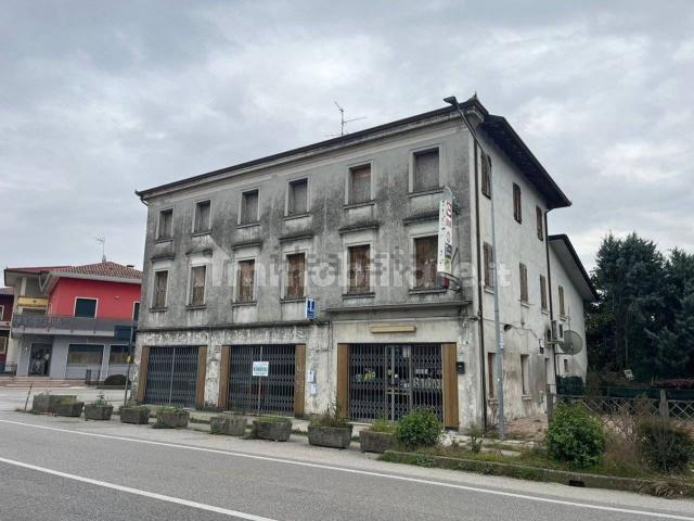 Locale in vendita di 540 m² in Via Levada, 579