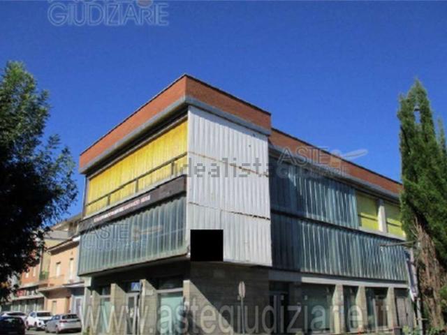 Locale in vendita di 541 m² in Via Montalbano, 155