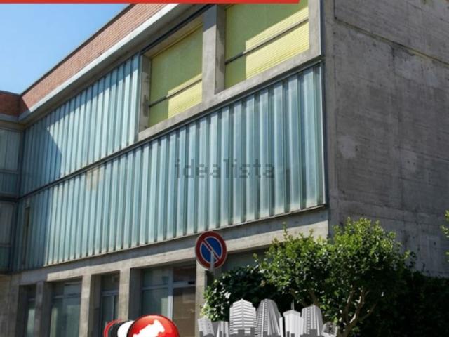 Locale in vendita di 541 m² in Via Montalbano